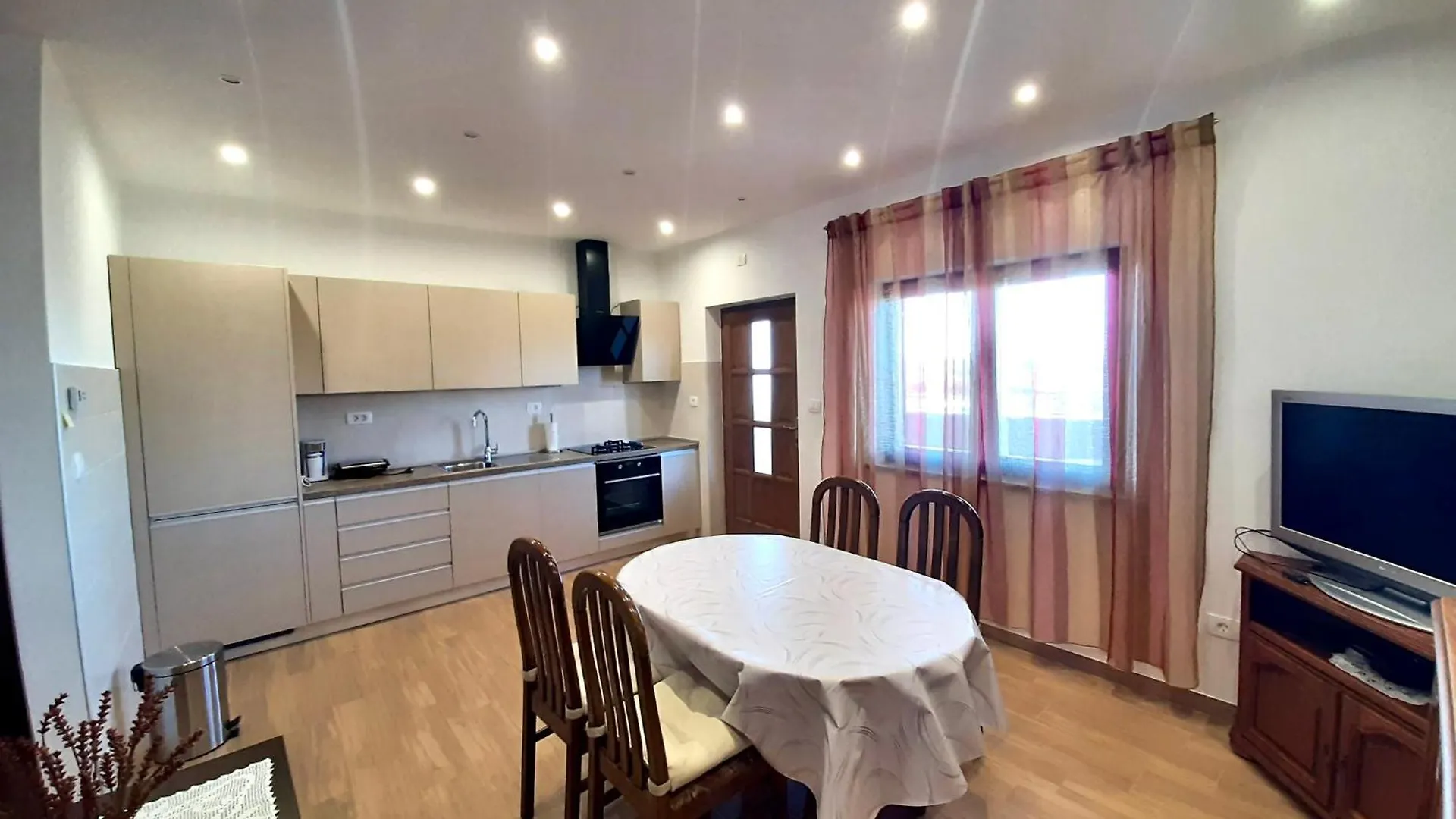 אומאג Apartments Tre Pini קרואטיה
