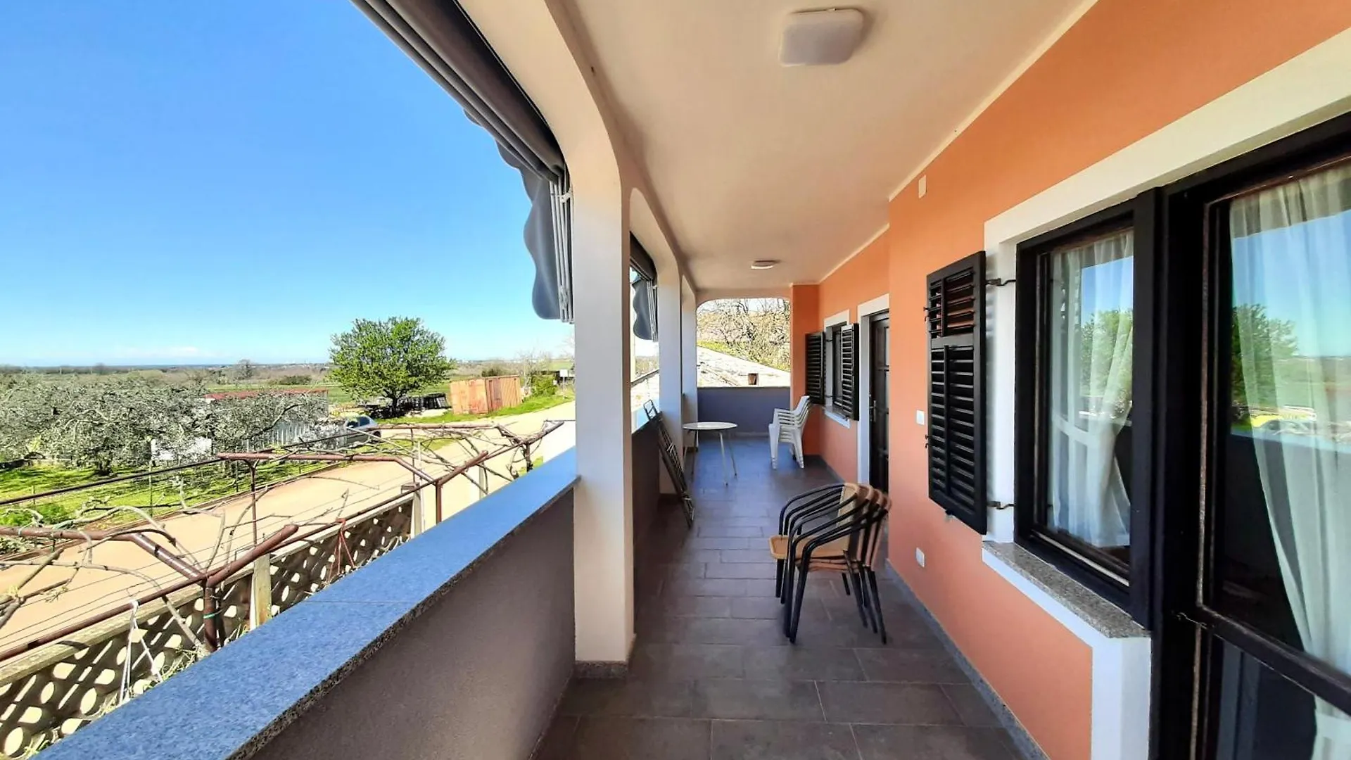 אומאג Apartments Tre Pini
